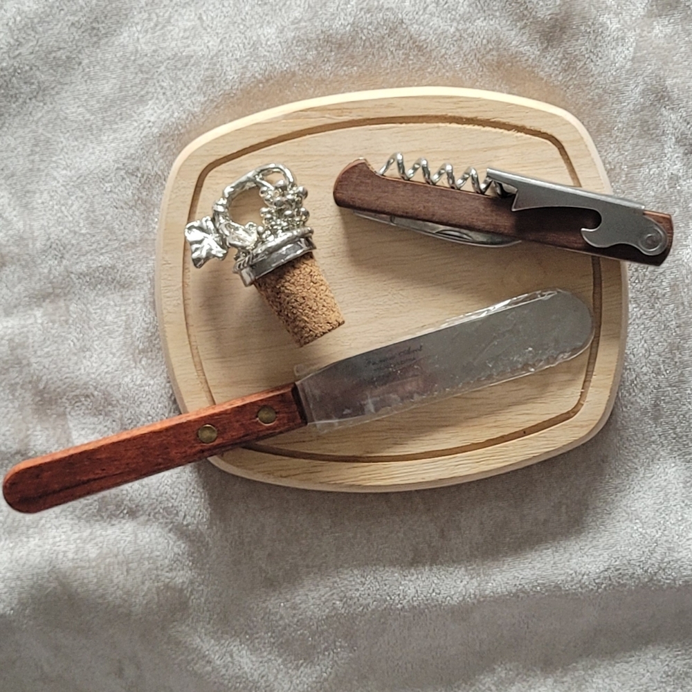Mini Wine & Cheese Service Set - Picture 3 of 5